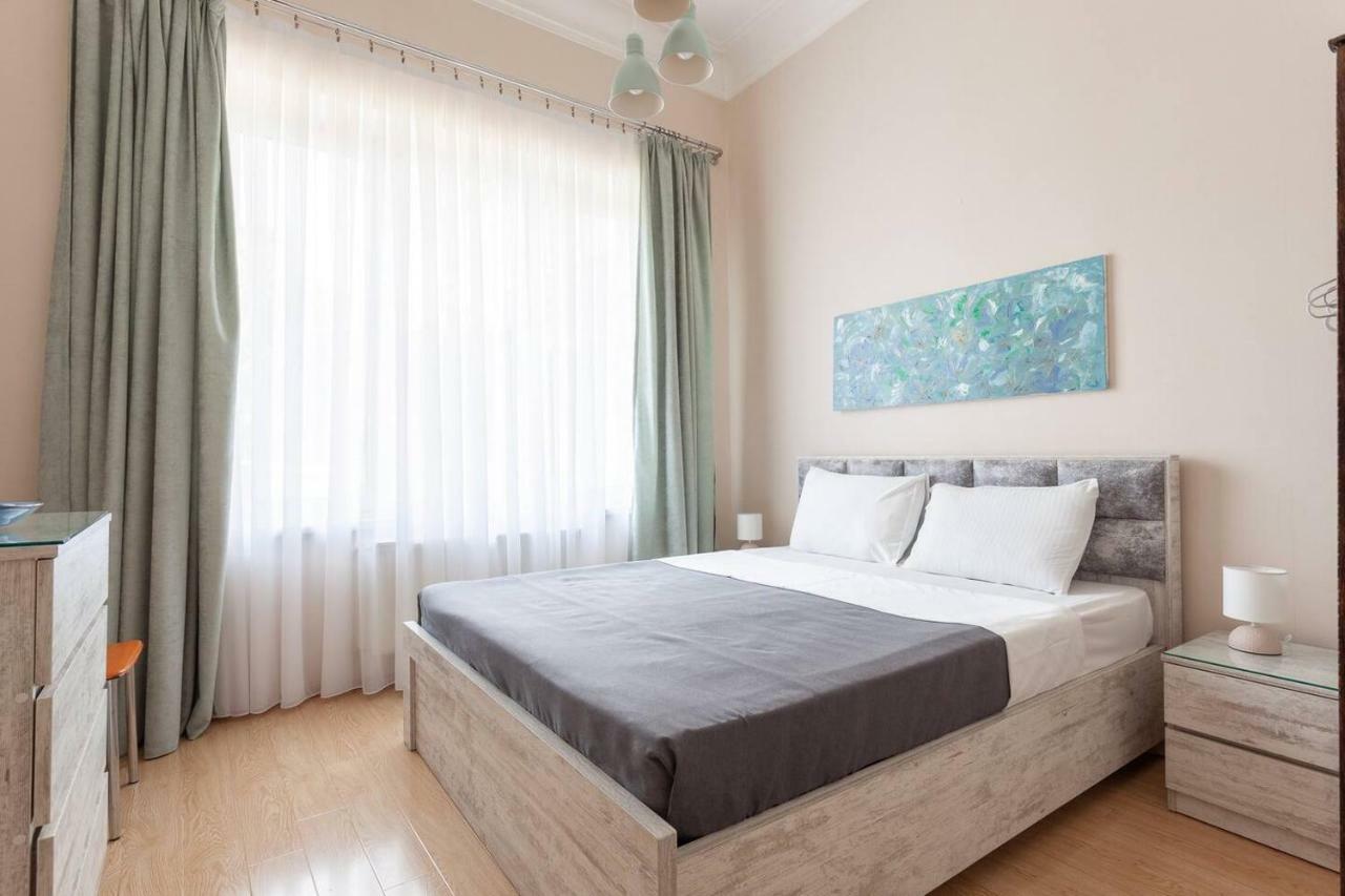 Wehost Apartment On A Colorful Street تبليسي المظهر الخارجي الصورة